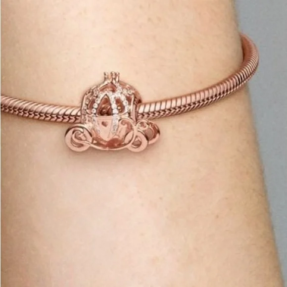 Brand New Disney x Pandora Cinderella Sparkling Carriage Charm - Picture 3 of 16